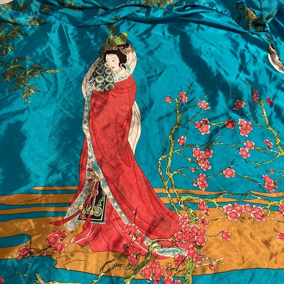 Spectacular Silken robe!!! πππβ€οΈ - Picture 9 of 13